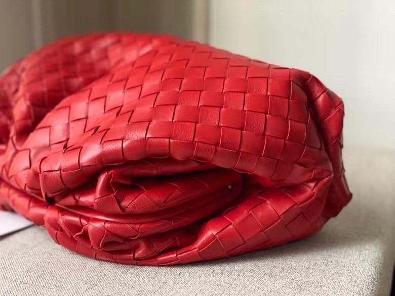 Bottega Veneta Large Pouch Clutch In Red Intrecciato Lambskin