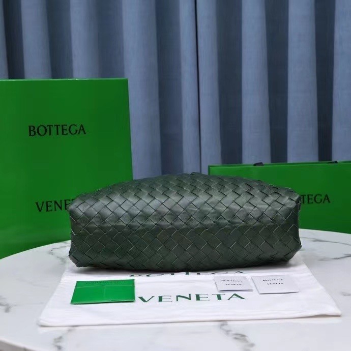 Bottega Veneta Large Pouch Clutch In Raintree Intrecciato Lambskin