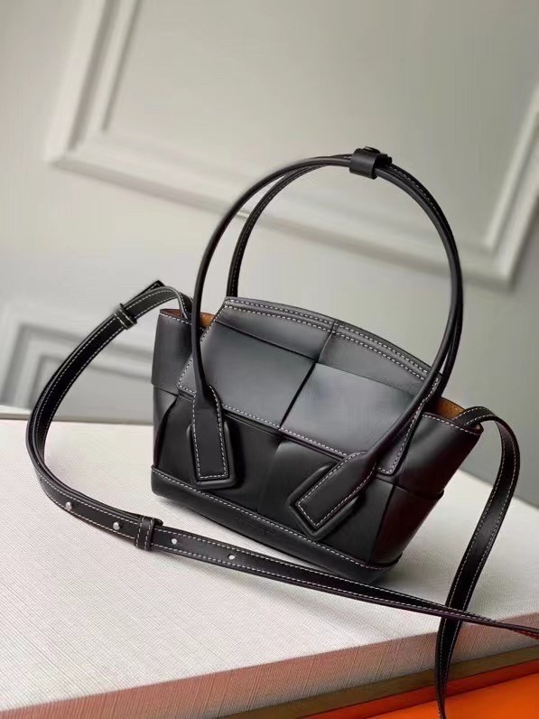 Bottega Veneta Mini Arco Bag In Black Intrecciato Calfskin