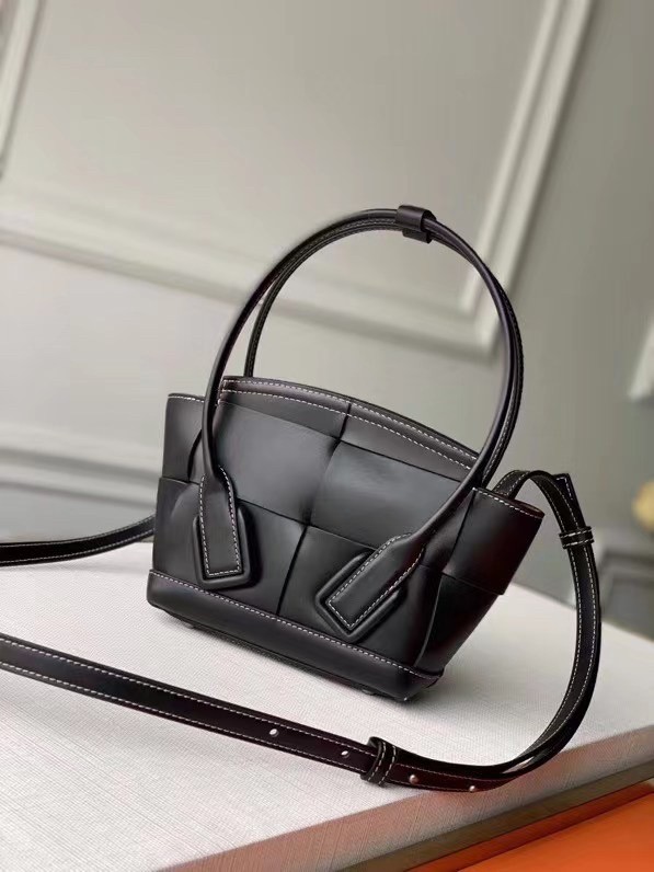 Bottega Veneta Mini Arco Bag In Black Intrecciato Calfskin