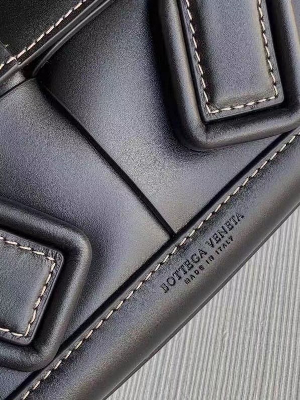 Bottega Veneta Mini Arco Bag In Black Intrecciato Calfskin