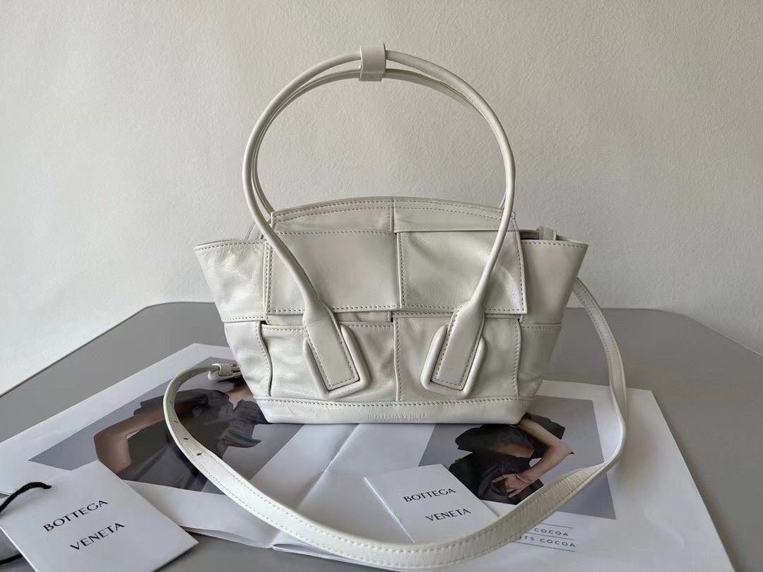 Bottega Veneta Mini Arco Bag In White Intrecciato Leather