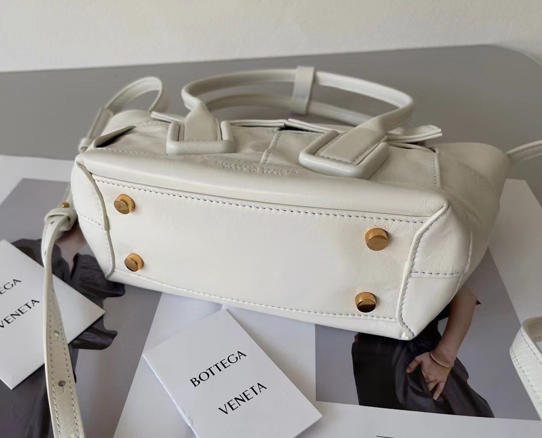 Bottega Veneta Mini Arco Bag In White Intrecciato Leather