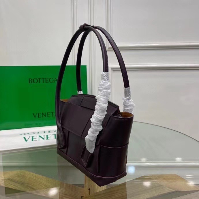 Bottega Veneta Arco Small Bag In Grape Intrecciato Calfskin