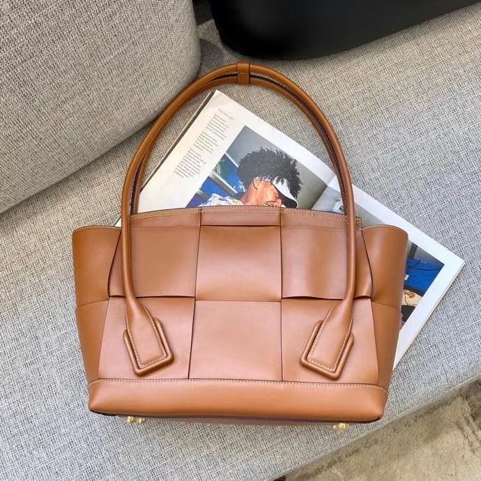 Bottega Veneta Arco Medium Bag In Caramel Intrecciato Calfskin