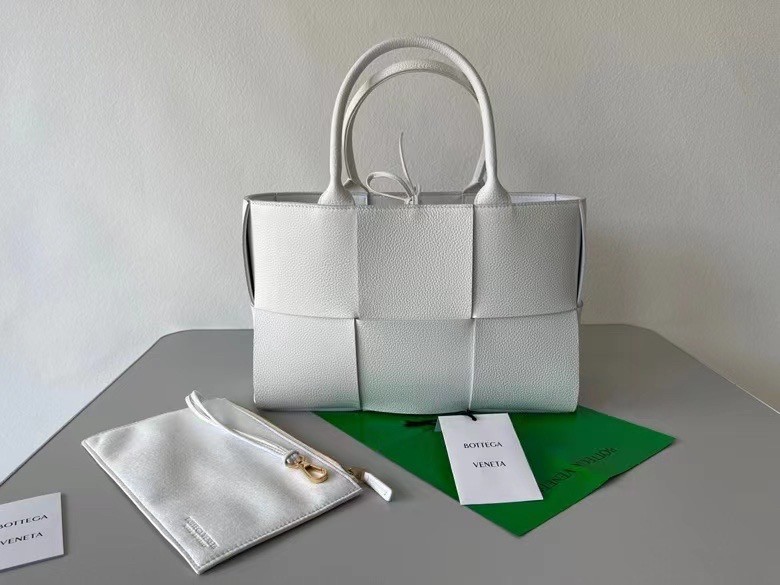 Bottega Veneta Arco Small Tote In White Grained Leather