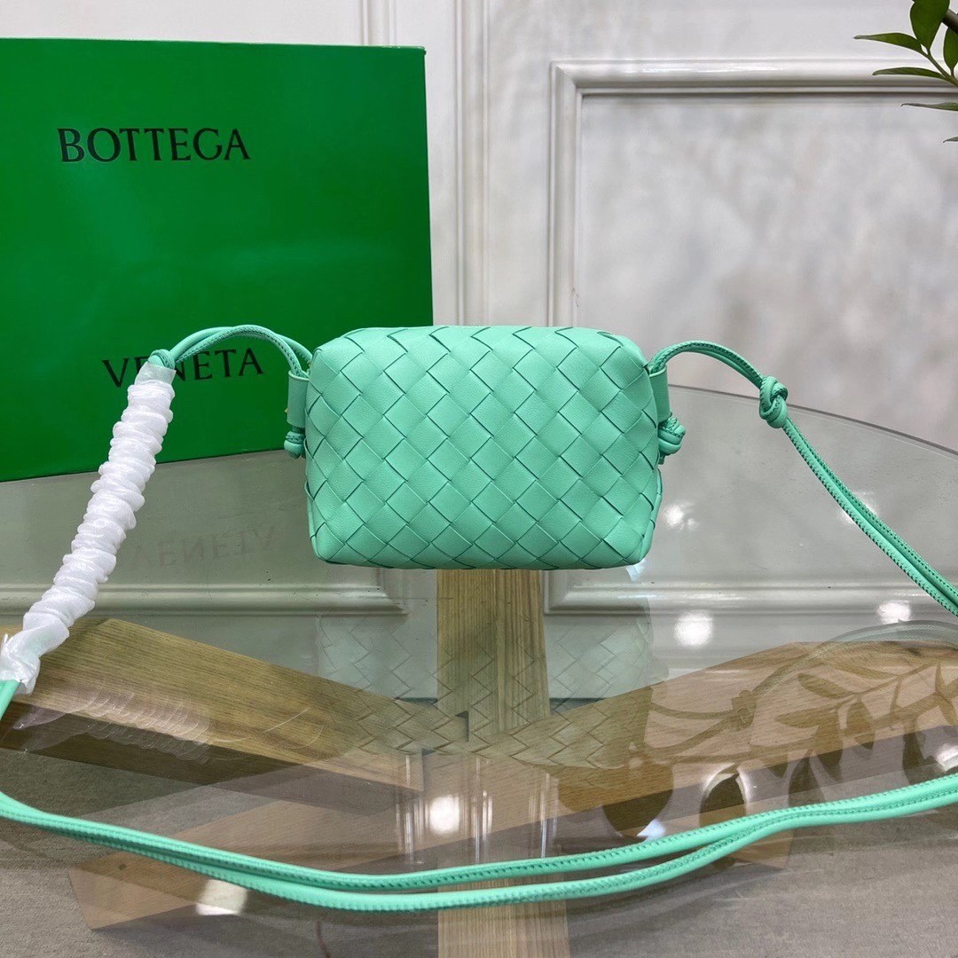 Bottega Veneta Mini Loop Bag In Fountain Intrecciato Lambskin