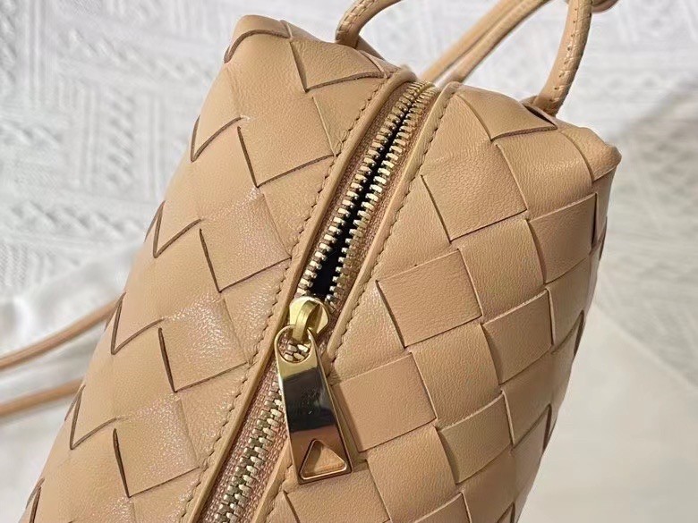 Bottega Veneta Small Loop Bag In Beige Intrecciato Lambskin