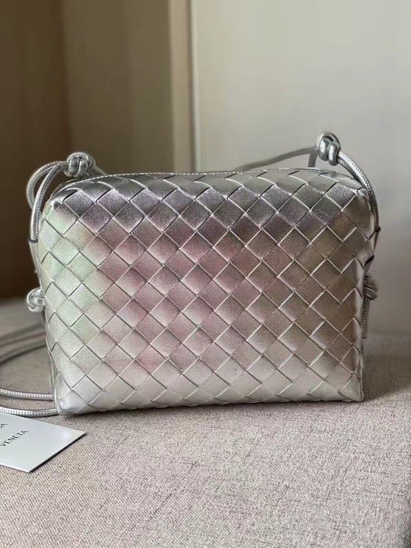 Bottega Veneta Small Loop Bag In Silver Intrecciato Lambskin