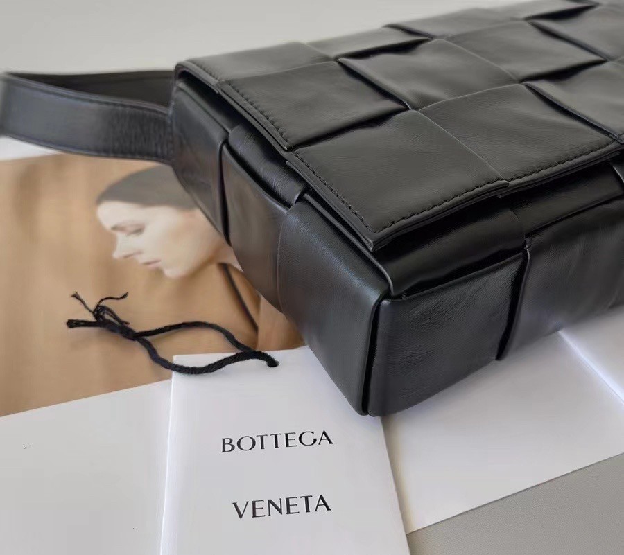 Bottega Veneta Cassett Bag In Black Wrinkled Calfskin