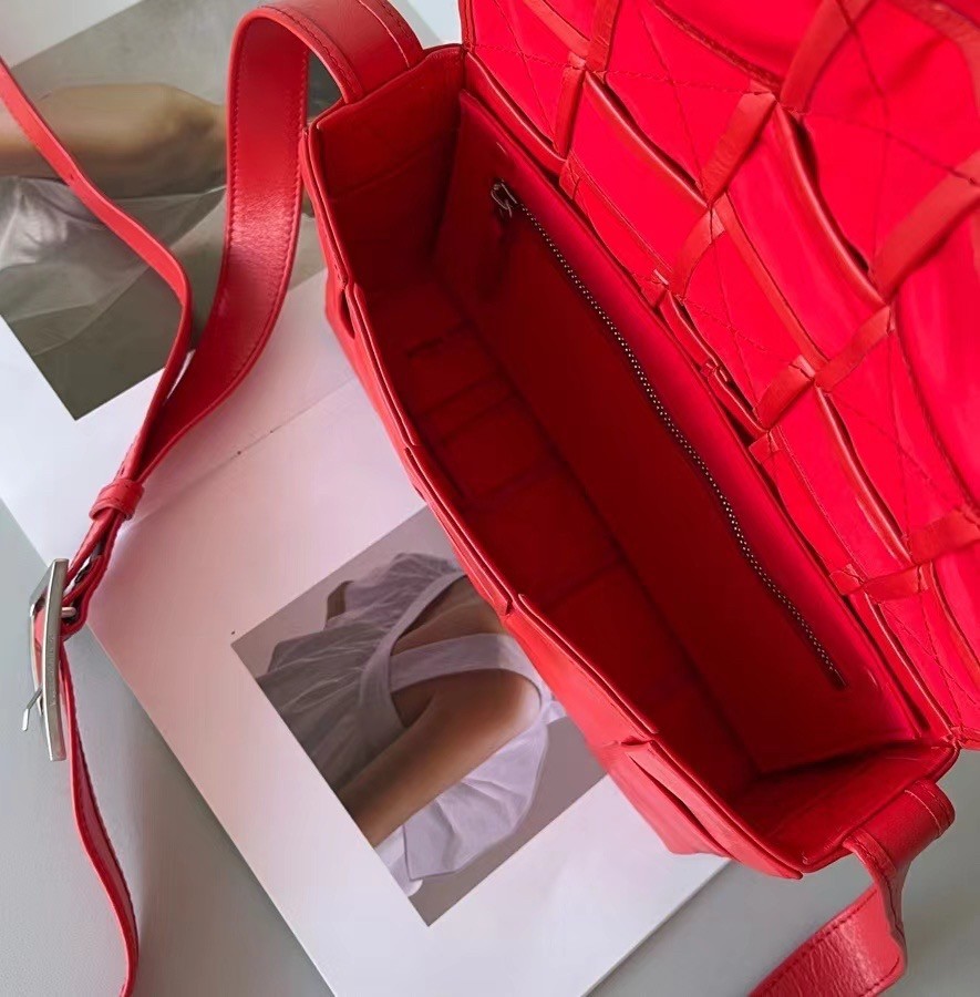 Bottega Veneta Cassett Bag In Red Wrinkled Calfskin