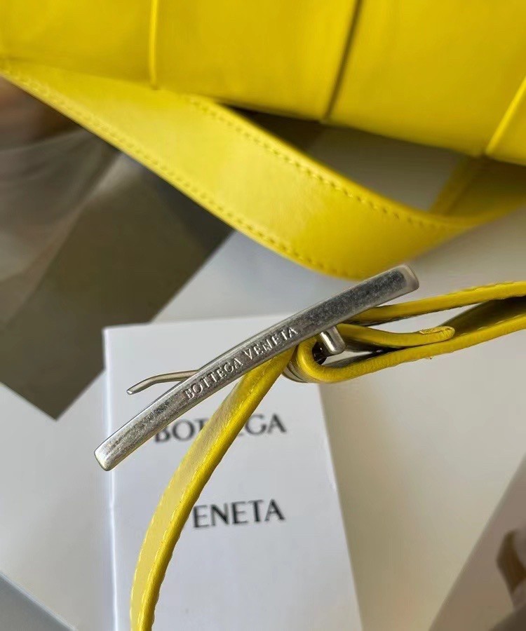 Bottega Veneta Cassett Bag In Yellow Wrinkled Calfskin