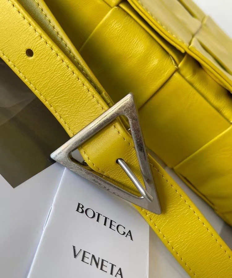 Bottega Veneta Cassett Bag In Yellow Wrinkled Calfskin