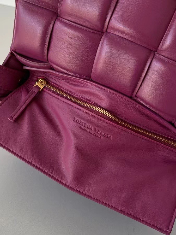 Bottega Veneta Padded Cassette Bag In Cinnabar Lambskin