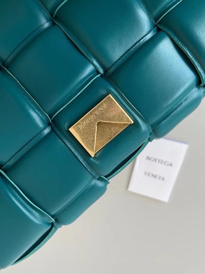 Bottega Veneta Padded Cassette Bag In Mallard Lambskin