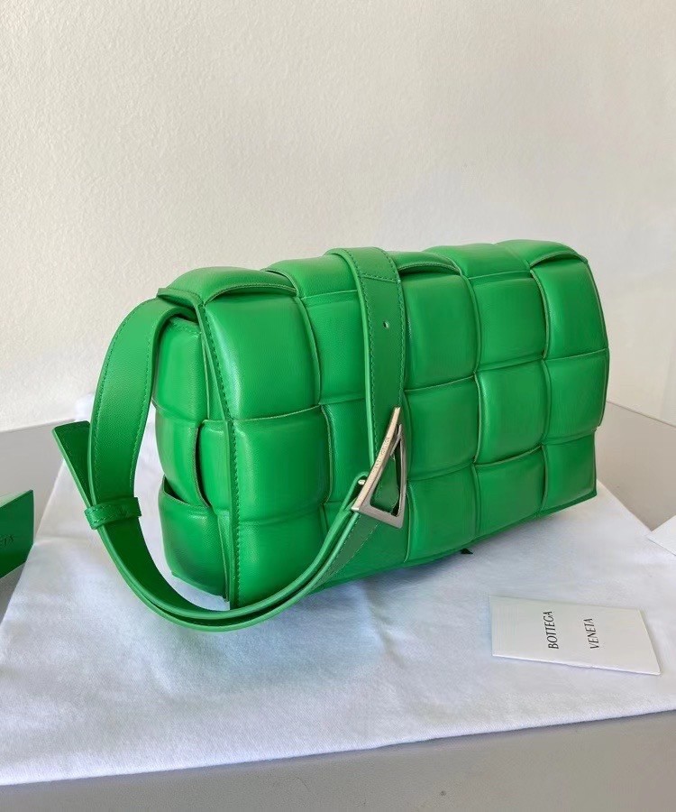 Bottega Veneta Padded Cassette Bag In Green Lambskin