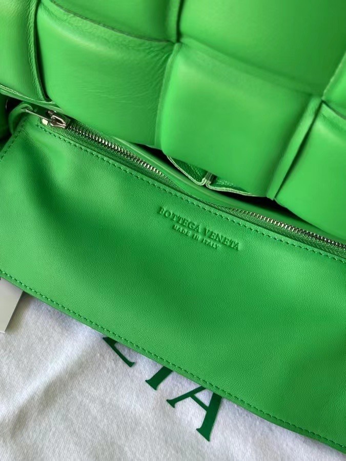 Bottega Veneta Padded Cassette Bag In Green Lambskin