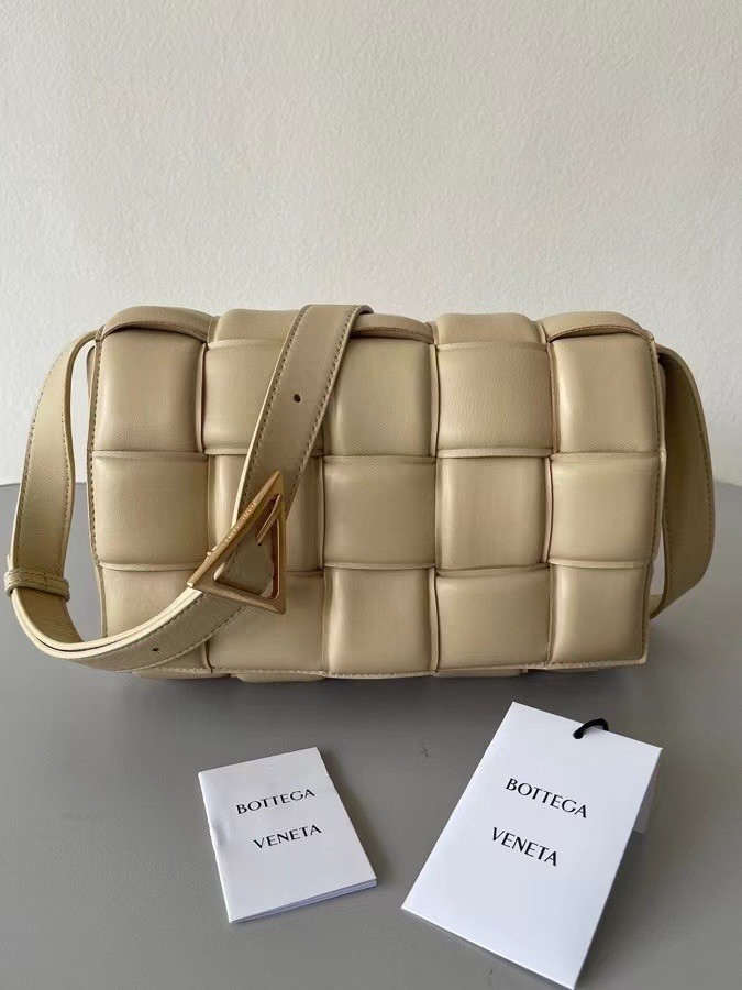 Bottega Veneta Padded Cassette Bag In Porridge Lambskin