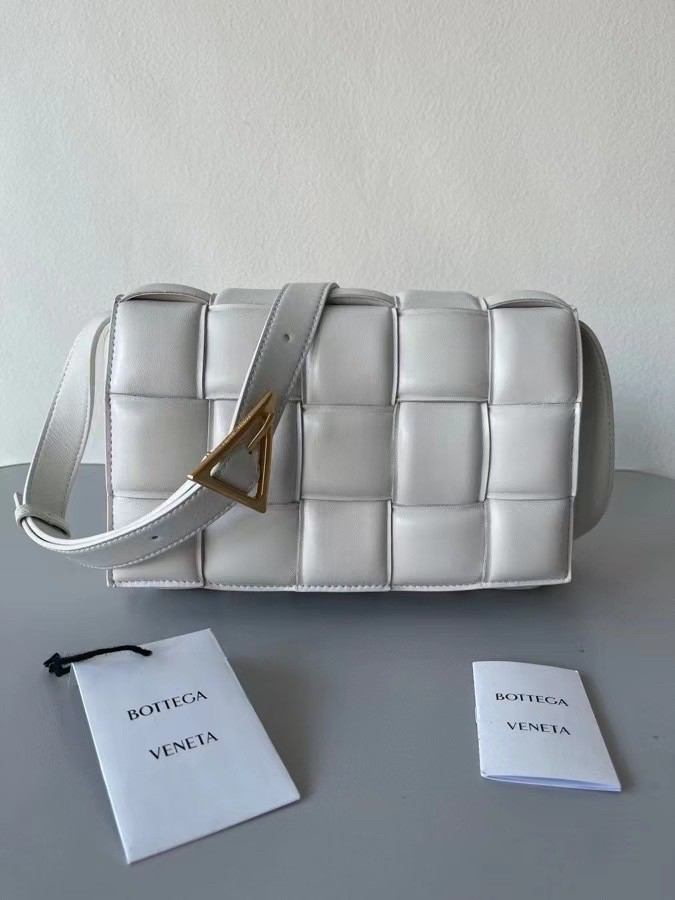 Bottega Veneta Padded Cassette Bag In White Lambskin