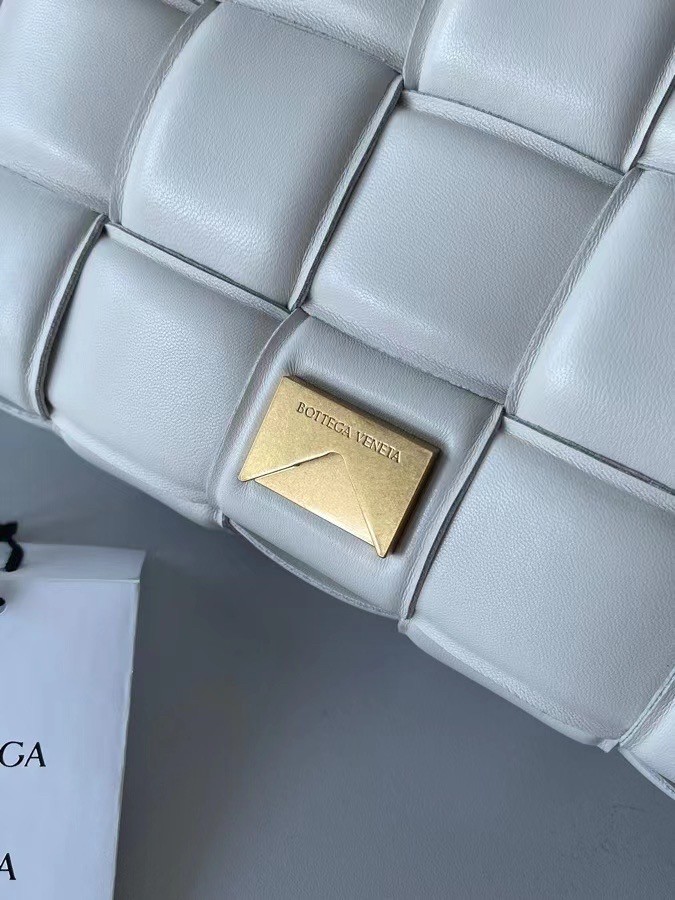 Bottega Veneta Padded Cassette Bag In White Lambskin