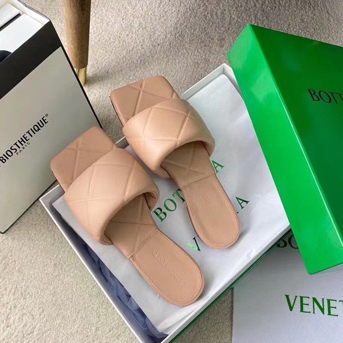 Bottega Veneta Rubber Lido Slides In Peachy Lambskin