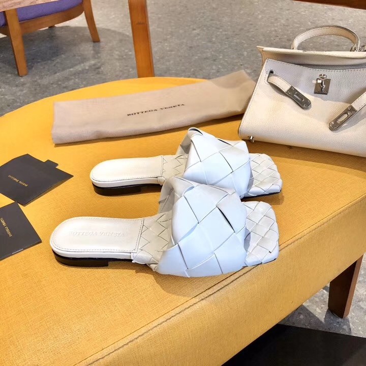 Bottega Veneta Lido Slides In White Intreccio Lambskin