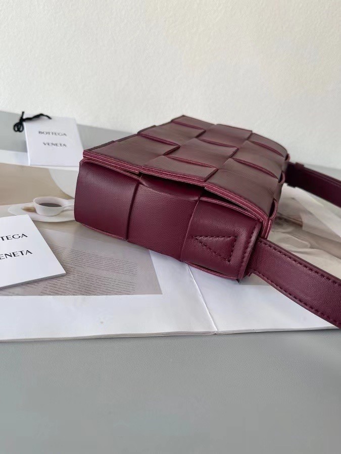 Bottega Veneta Cassett Bag In Bordeaux Intrecciato Lambskin