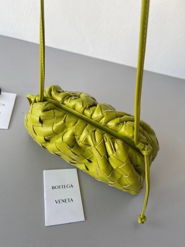 Bottega Veneta Mini Pouch In Kiwi Intrecciato Lambskin