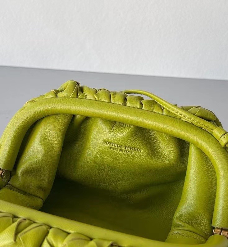 Bottega Veneta Mini Pouch In Kiwi Intrecciato Lambskin