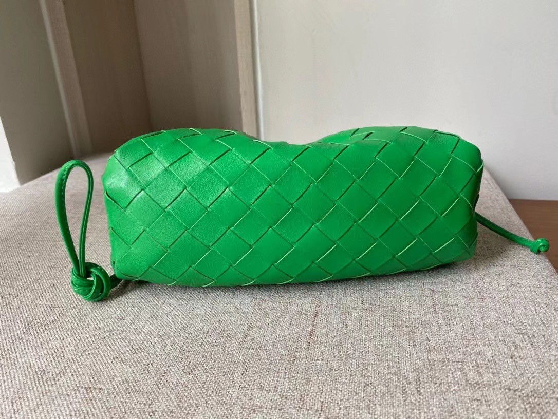 Bottega Veneta Mini Pouch In Green Intrecciato Lambskin