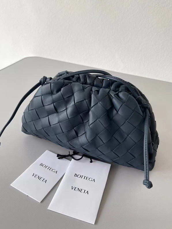 Bottega Veneta Mini Pouch In Thunder Intrecciato Lambskin