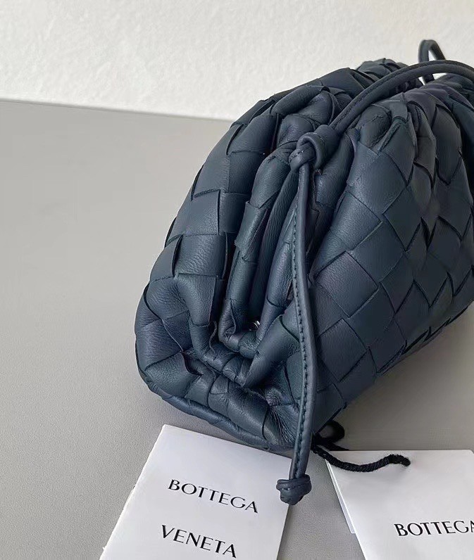 Bottega Veneta Mini Pouch In Thunder Intrecciato Lambskin