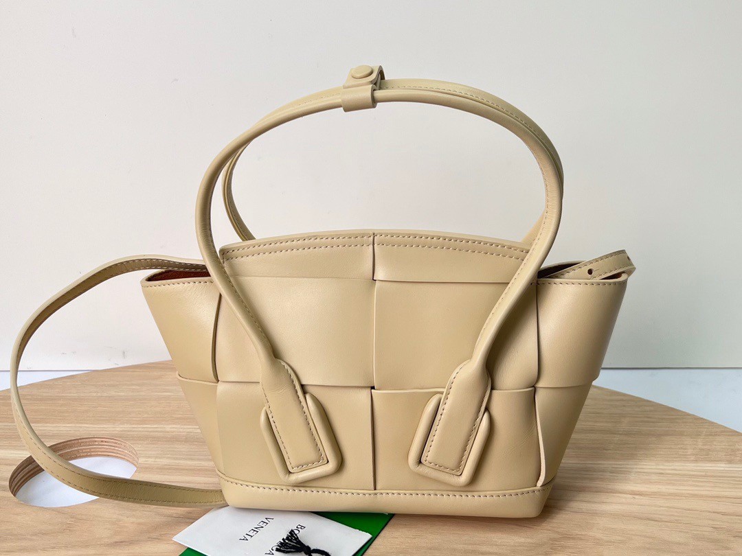 Bottega Veneta Mini Arco Bag In Beige Intrecciato Calfskin