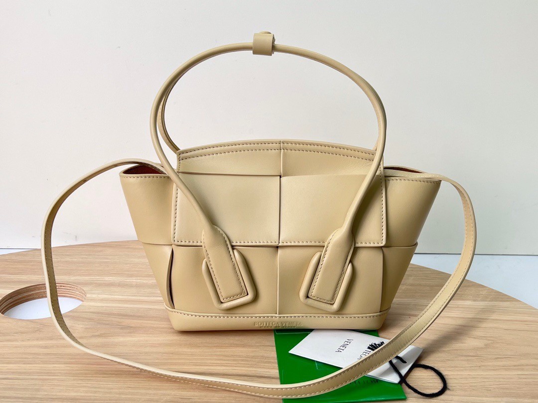 Bottega Veneta Mini Arco Bag In Beige Intrecciato Calfskin