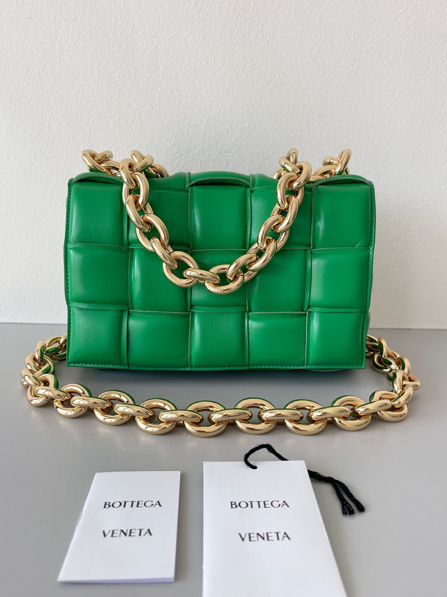 Bottega Veneta Chain Cassette Bag In Parakeet Lambskin