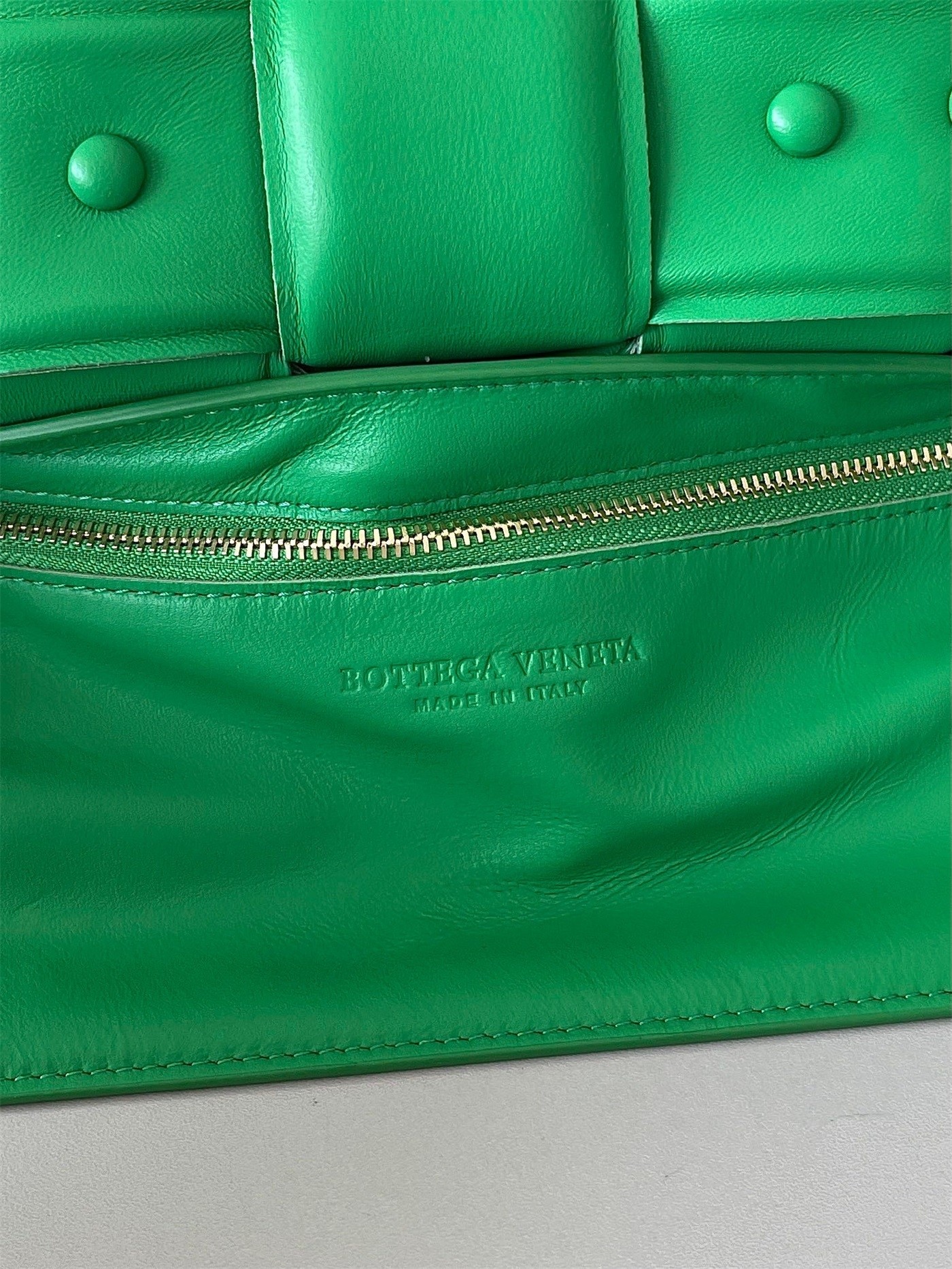 Bottega Veneta Chain Cassette Bag In Parakeet Lambskin