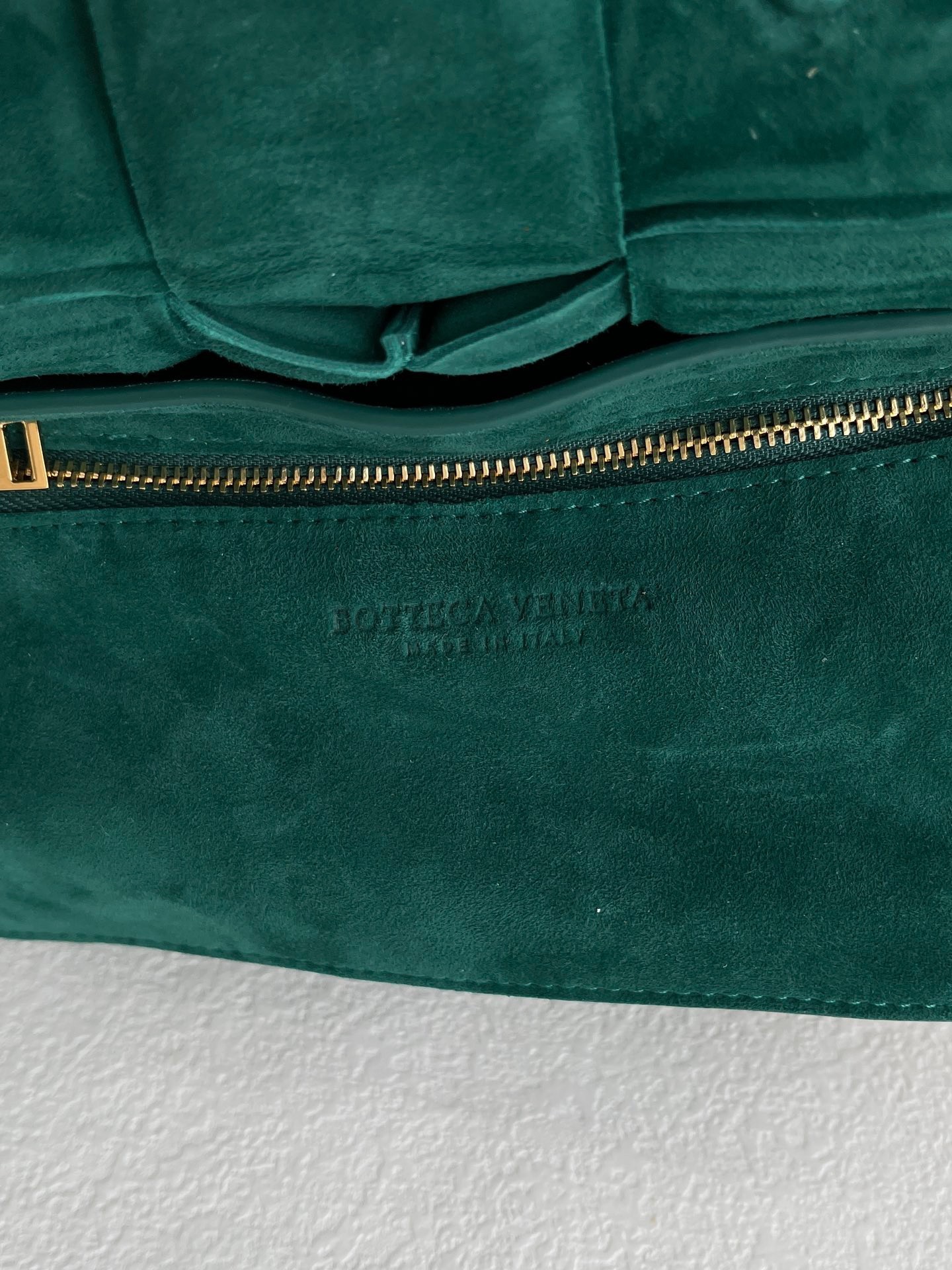 Bottega Veneta Chain Cassette Bag In Emerald Green Suede