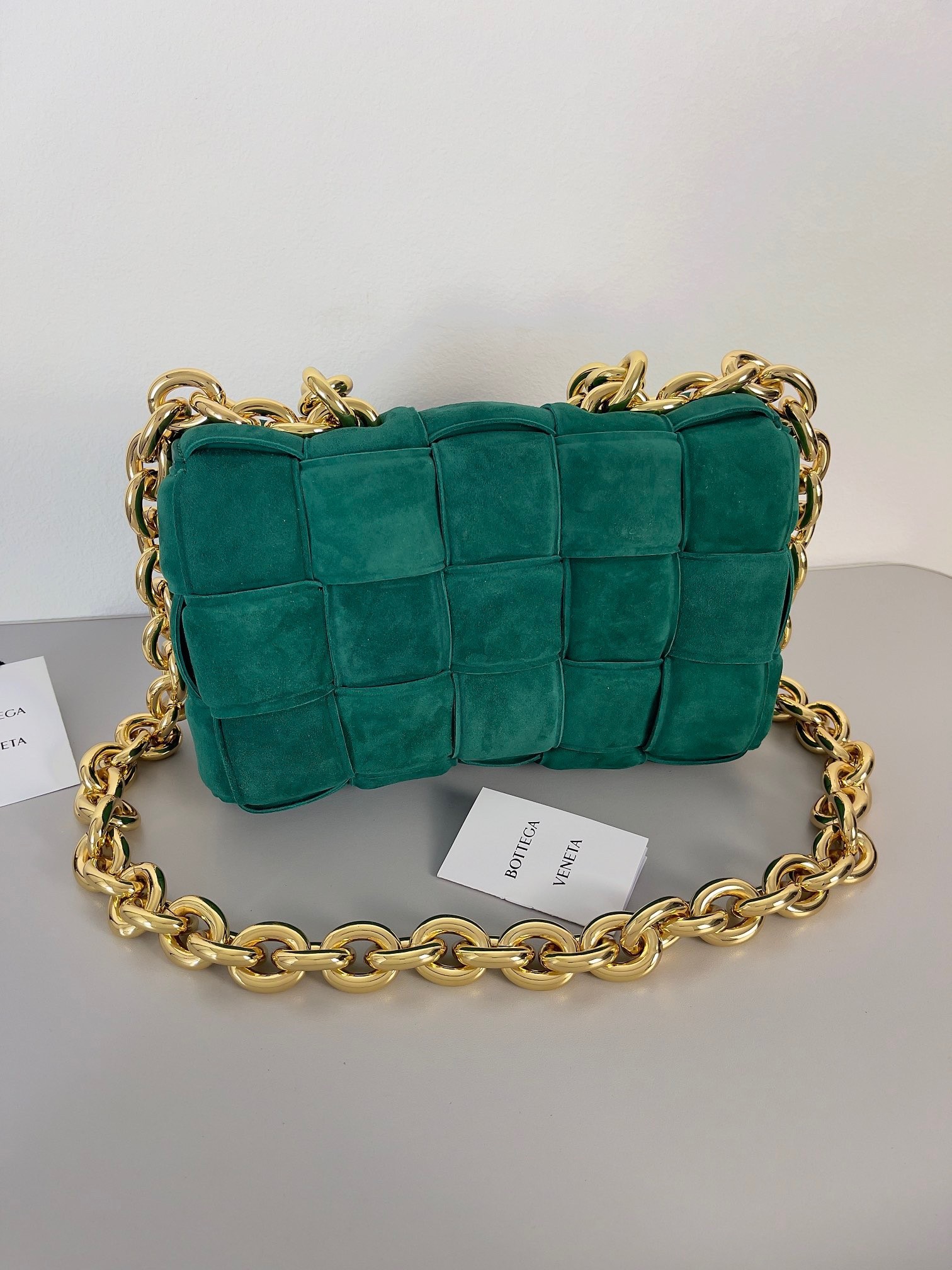 Bottega Veneta Chain Cassette Bag In Emerald Green Suede