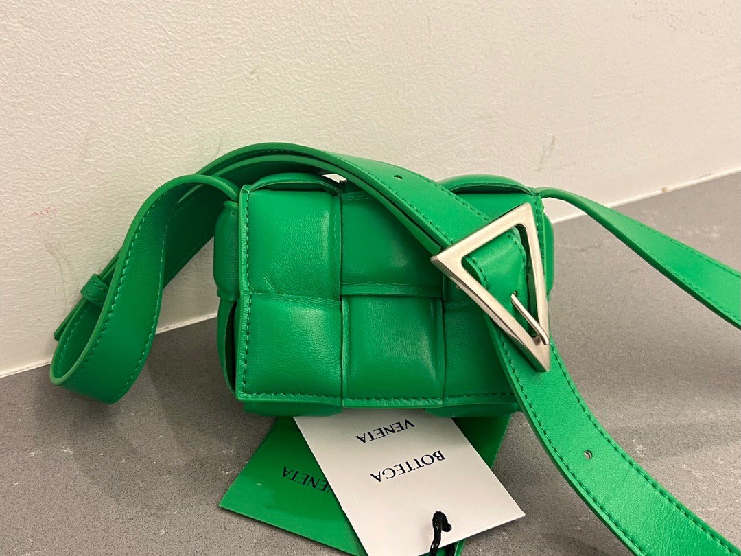 Bottega Veneta Candy Padded Cassette Bag In Parakeet Lambskin