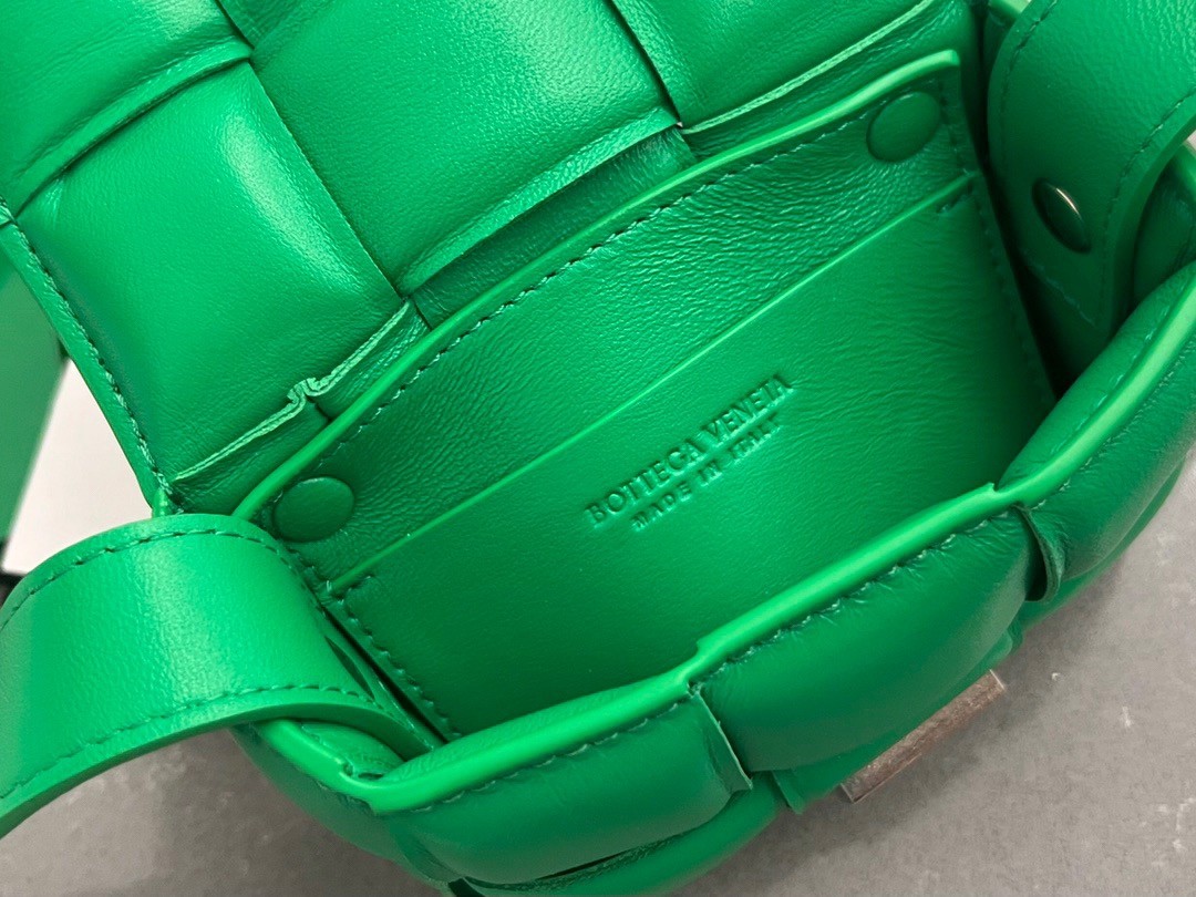 Bottega Veneta Candy Padded Cassette Bag In Parakeet Lambskin