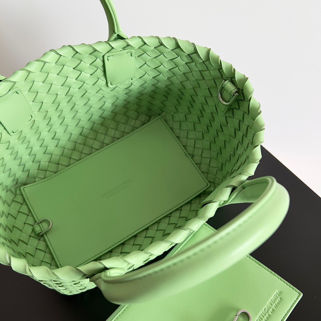 Bottega Veneta Cabat Mini Bag In Pistachio Intrecciato Lambskin