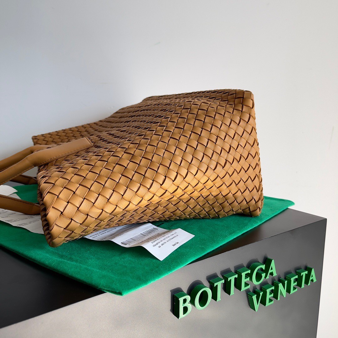 Bottega Veneta Cabat Medium Bag In Caramel Intrecciato Lambskin