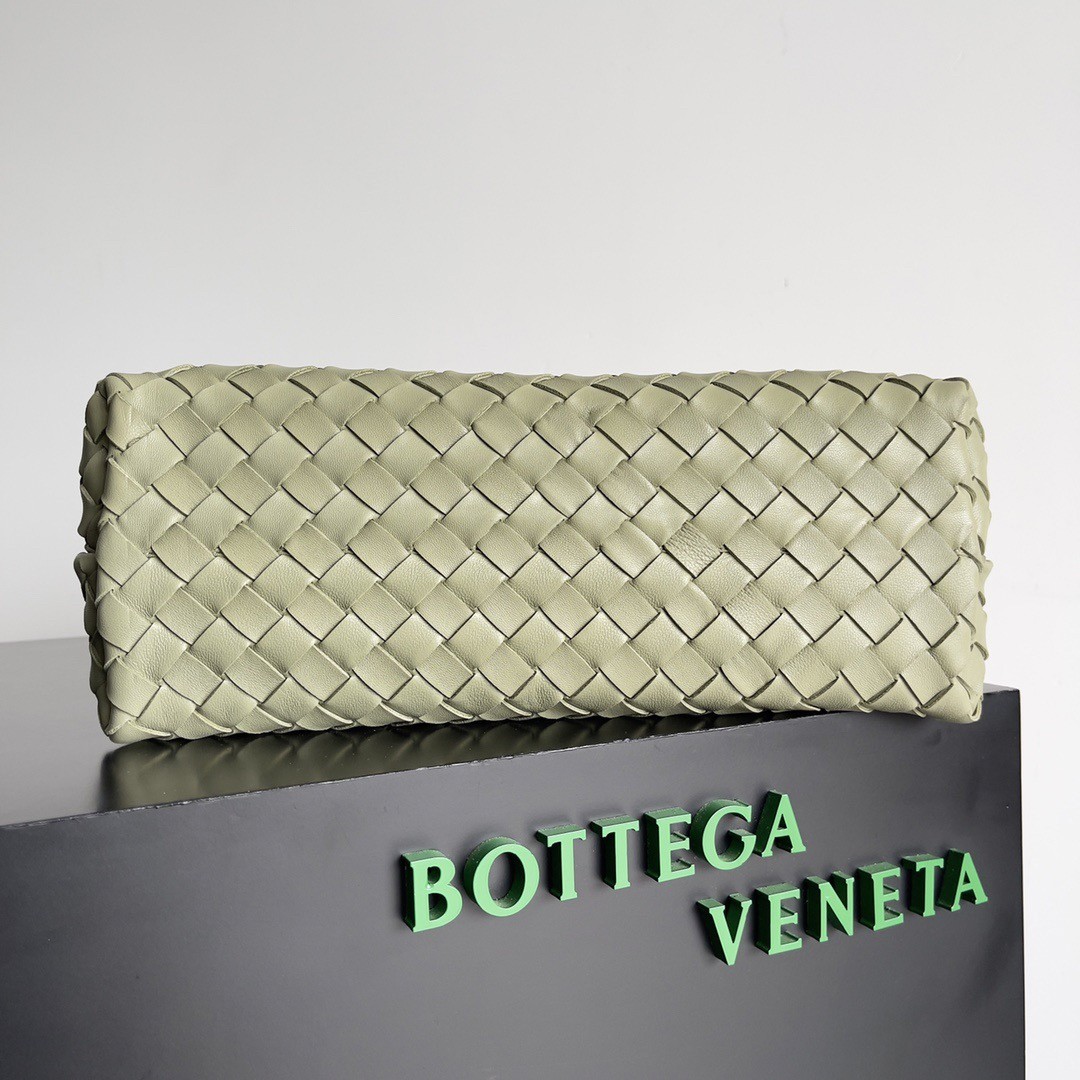 Bottega Veneta Medium Andiamo Bag In Travertine Intrecciato Lambskin