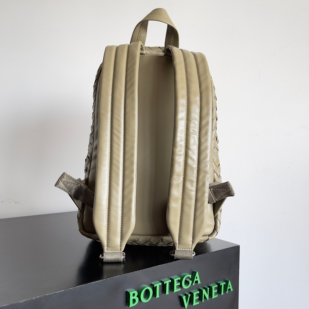 Bottega Veneta Small Backpack In Taupe Intrecciato Calfskin