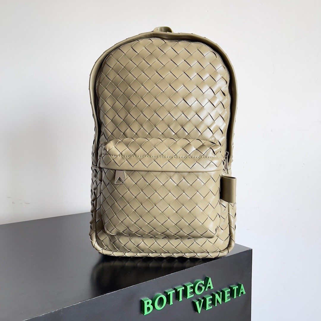 Bottega Veneta Small Backpack In Taupe Intrecciato Calfskin