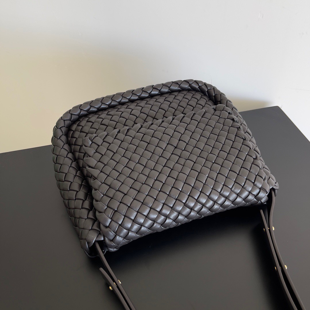 Bottega Veneta Cobble Small Bag in Fondant Intrecciato Leather