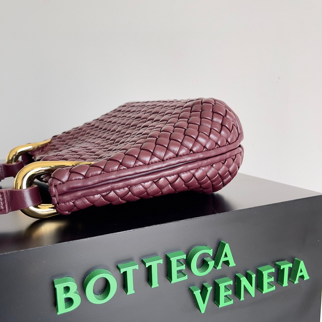 Bottega Veneta Clicker Small Bag in Bordeaux Intrecciato Lambskin