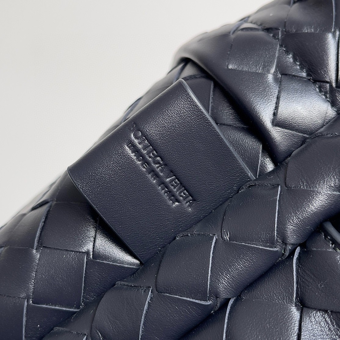 Bottega Veneta Medium Backpack In Dark Blue Intrecciato Calfskin