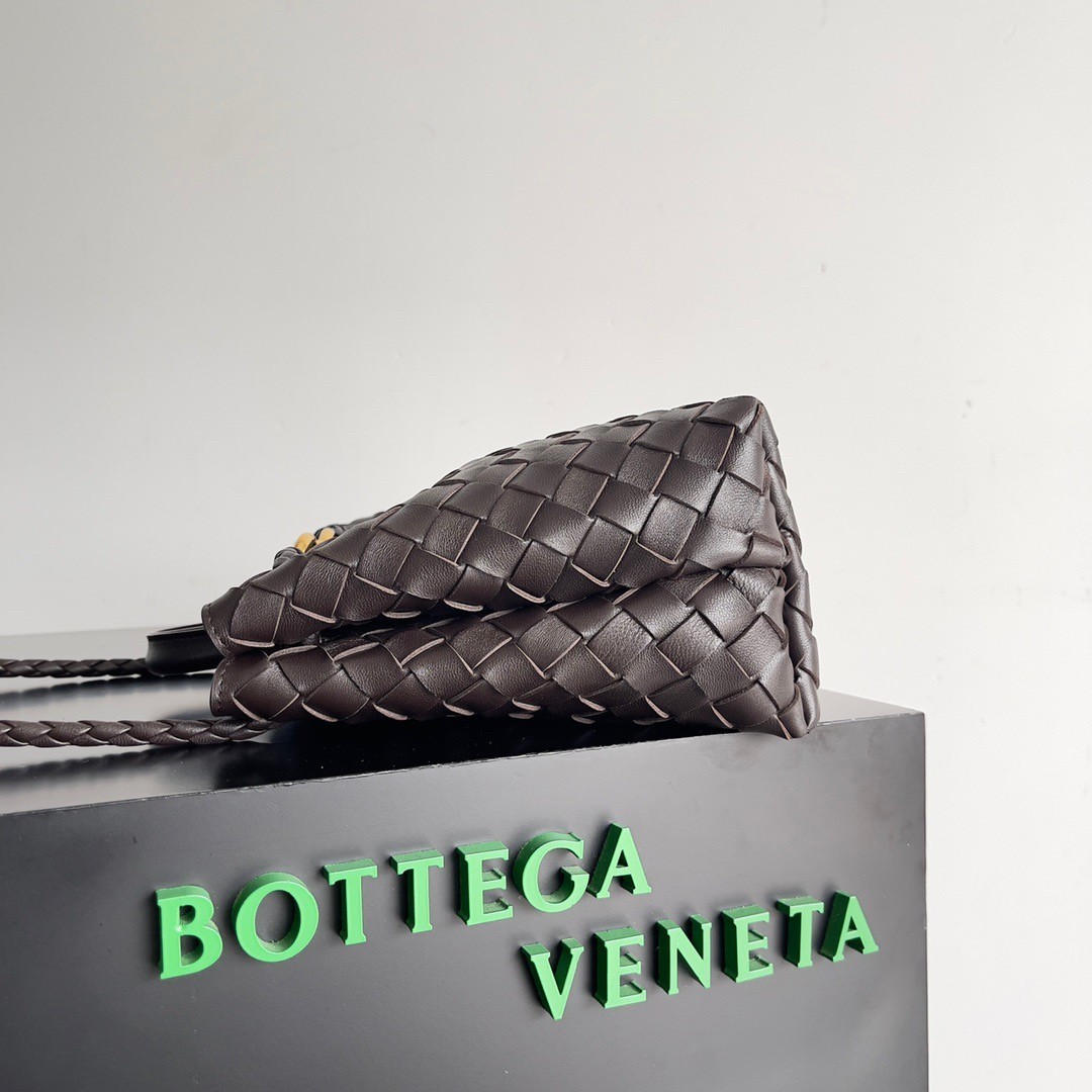 Bottega Veneta Small Andiamo Bag In Fondant Intrecciato Lambskin