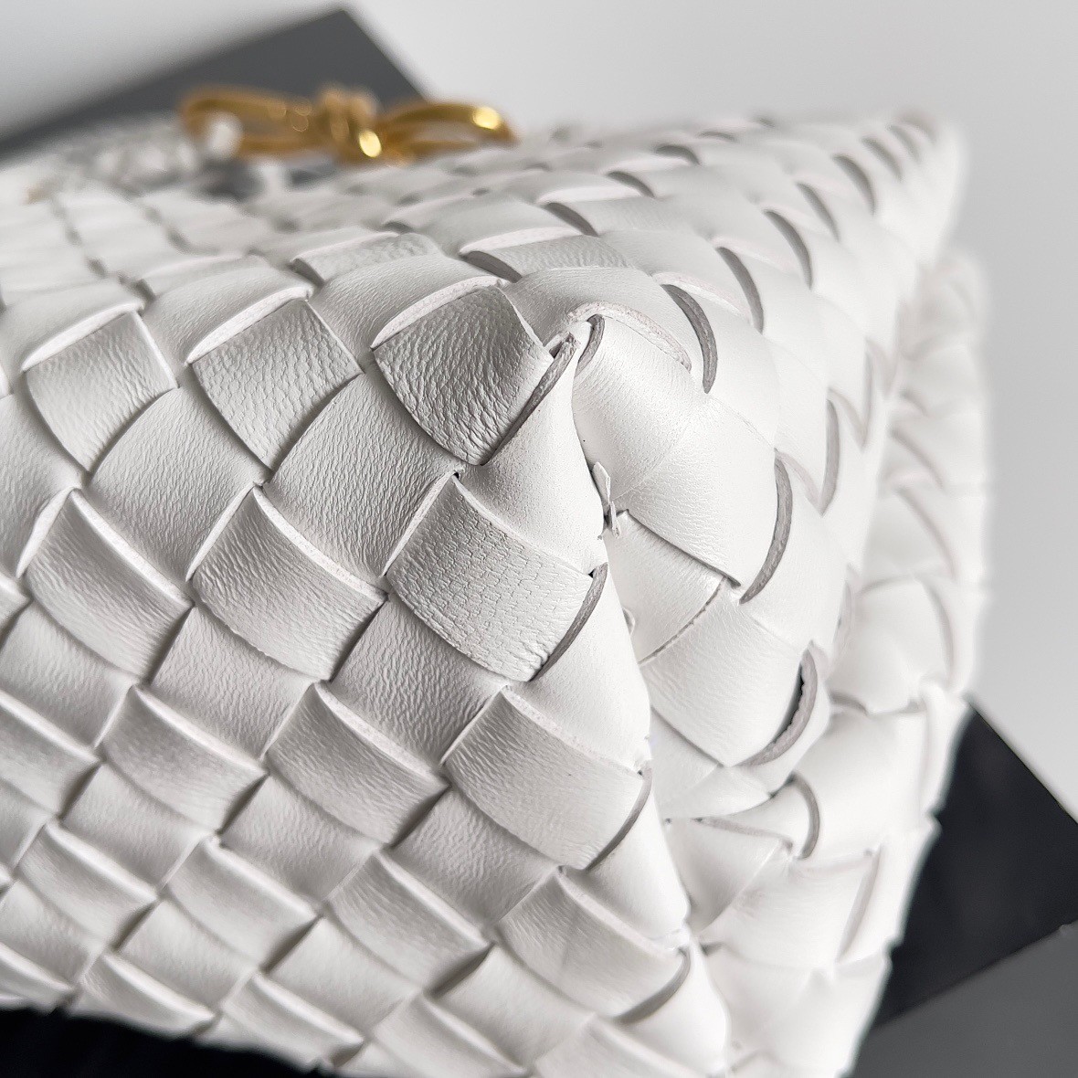 Bottega Veneta Small Andiamo Bag In White Intrecciato Lambskin